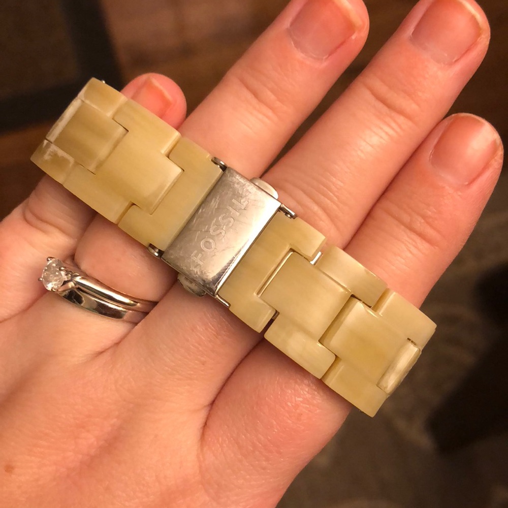 Fossil Bone Resin Rhinestone Link Watch ✨ - Picture 2 of 7